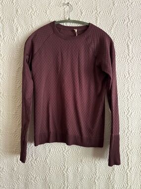 lululemon athletica Rest Less Quilted Crew in Plum, Size 8